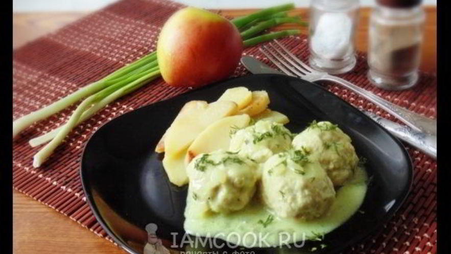 Рецепт тефтелей с яблоками в сметанном соусе