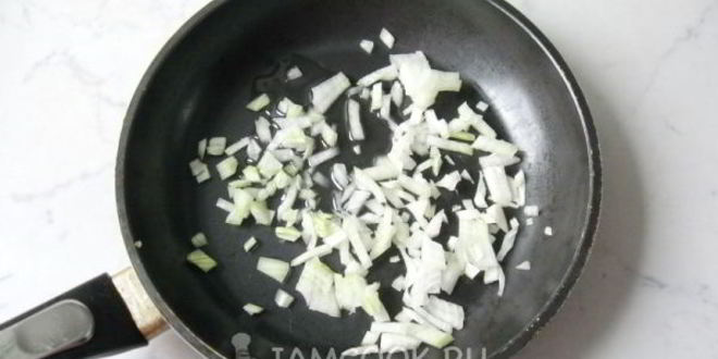 Рецепт тефтелей с яблоками в сметанном соусе