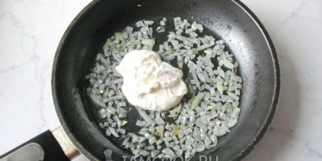 Рецепт тефтелей с яблоками в сметанном соусе