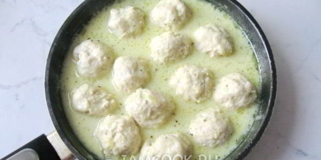 Рецепт тефтелей с яблоками в сметанном соусе