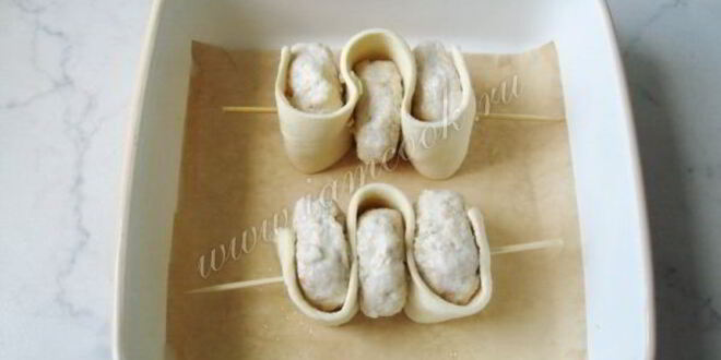 Рецепт тефтелей со слоеным тестом на шпажках