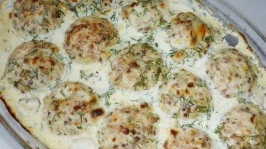 Рецепт тефтелей в духовке со сметаной