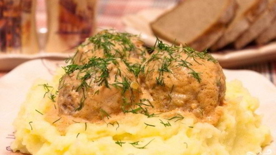 Рецепт тефтелей в томатно-сметанном соусе