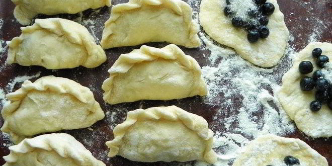 Рецепт паровых вареников с черникой