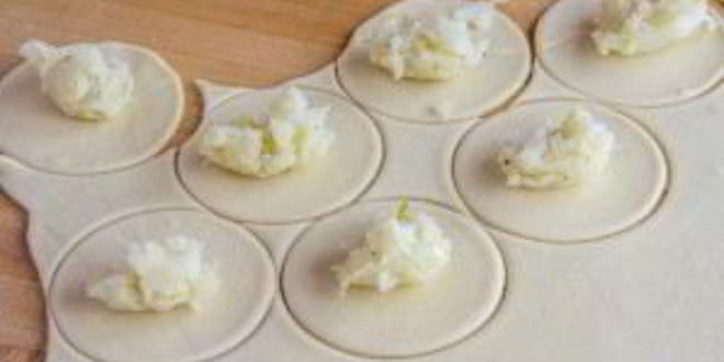 Рецепт вареников с картошкой и квашеной капустой