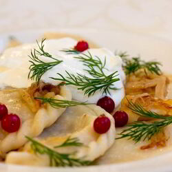 Рецепт Вареников с кислой капустой и мятым картофелем