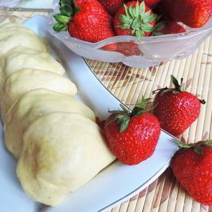 Рецепт Вареников с клубникой на пару