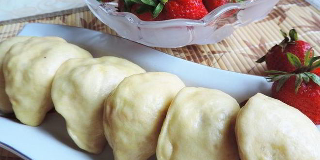 Рецепт вареников с клубникой на пару