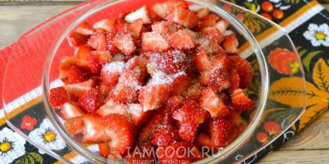 Рецепт вареников с клубникой на воде