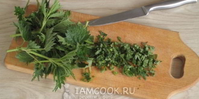 Рецепт вареников с крапивой, творогом и сыром