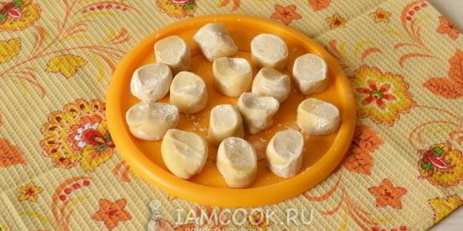 Рецепт вареников с сырой картошкой и сыром