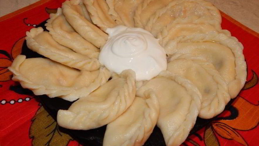 Рецепт вареников с творогом и финиками