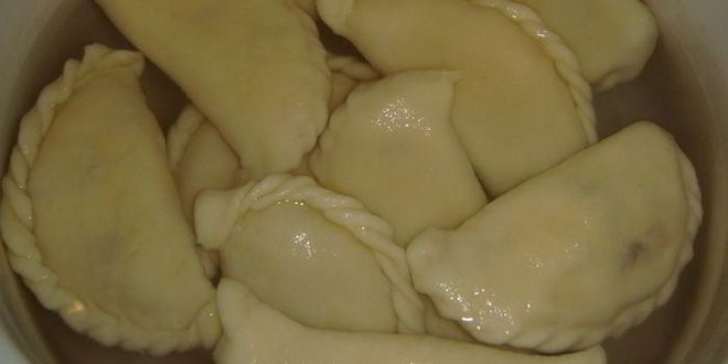 Рецепт вареников с творогом и финиками