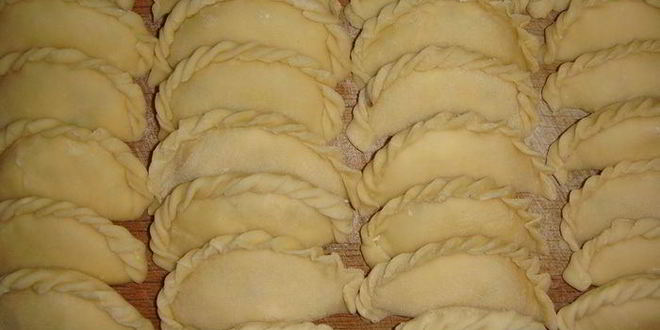 Рецепт вареников с творогом и финиками