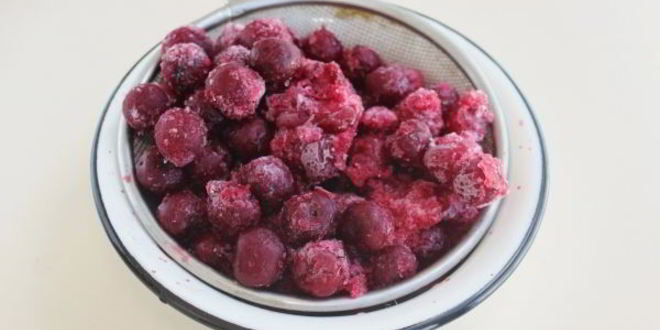 Рецепт вареников с вишней из теста на воде