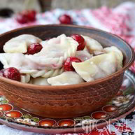 Рецепт Вареников с замороженной вишней