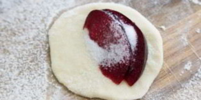 Рецепт вареников со сливами