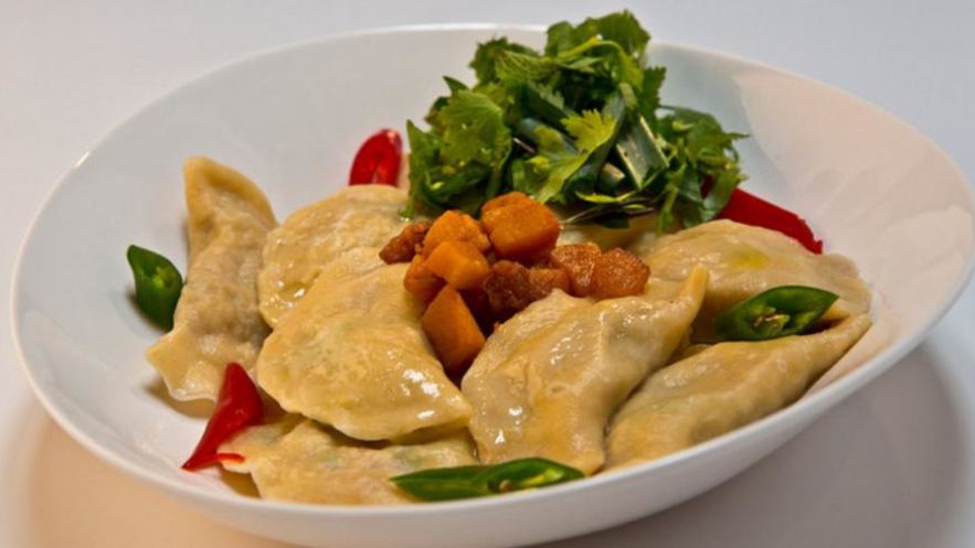 Рецепт вареников со свининой и зелеными сливами