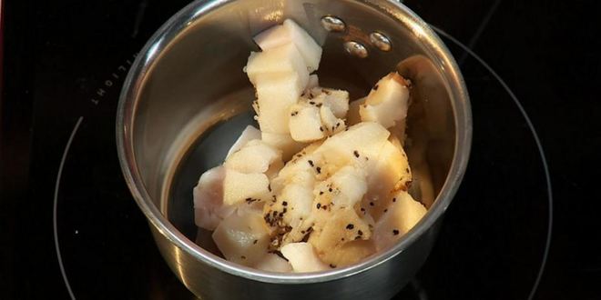 Рецепт вареников со свининой и зелеными сливами