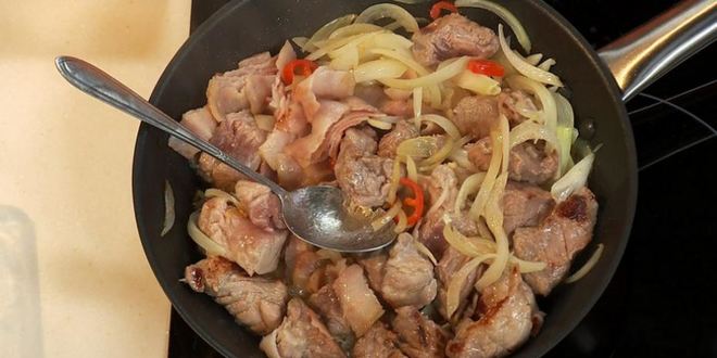 Рецепт вареников со свининой и зелеными сливами