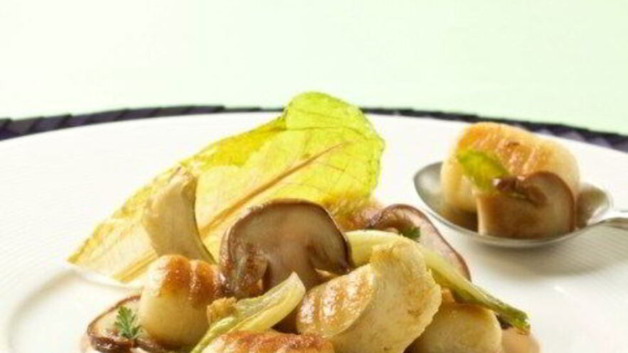 Рецепт жареных ньокков в соусе из горгонзолы с грибами