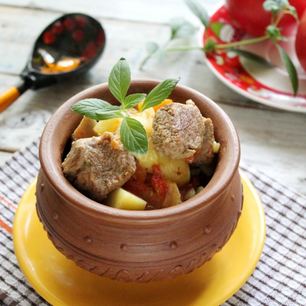 Рецепт Жаркого из баранины с картошкой в кастрюле
