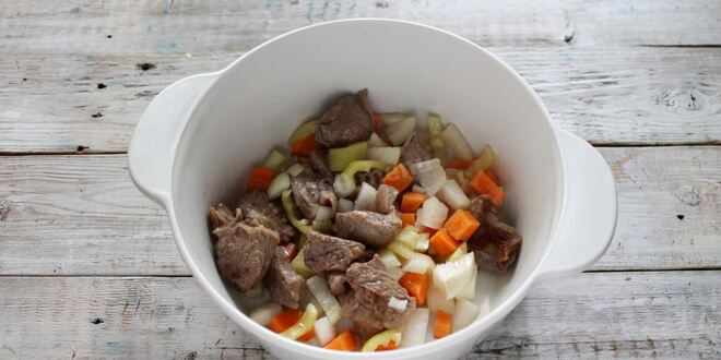 Рецепт жаркого из баранины с картошкой в кастрюле