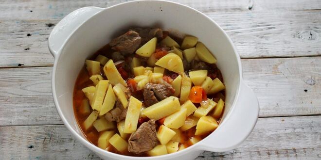 Рецепт жаркого из баранины с картошкой в кастрюле