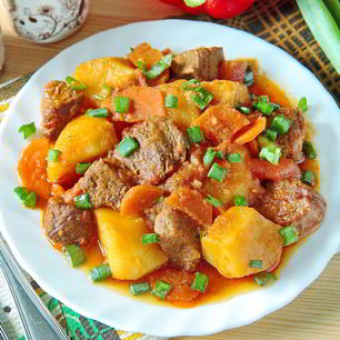 Рецепт Жаркого из говядины с зеленым луком