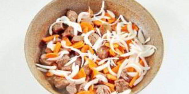 Рецепт жаркого из говядины с зеленым луком