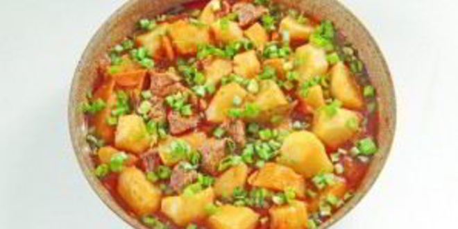 Рецепт жаркого из говядины с зеленым луком