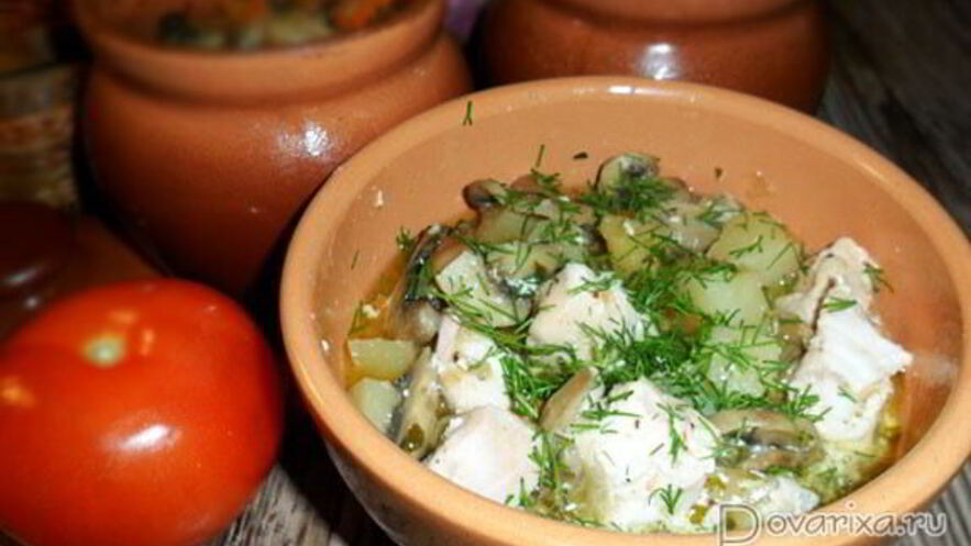 Рецепт жаркого из курицы с грибами и картофелем в горшочках