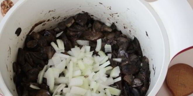 Рецепт жаркого с грибами и картошкой