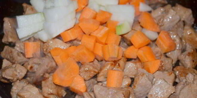 Рецепт жаркого со свининой в горшочке