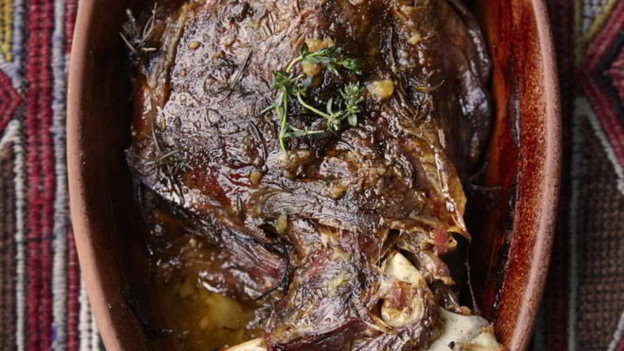 Рецепт жаркого в горшочках по-домашнему из свинины