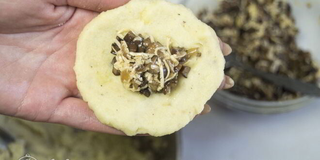 Рецепт картофельных зраз с грибами и сыром