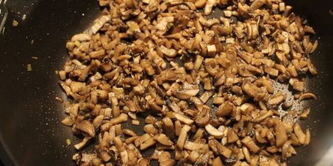 Рецепт куриных зраз с грибами и гречкой и овощное соте на гарнир