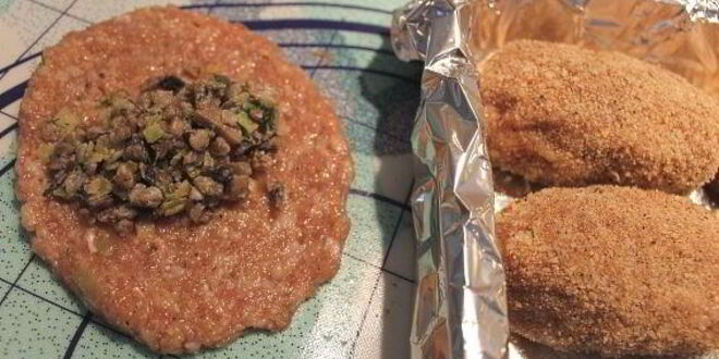 Рецепт куриных зраз с грибами и гречкой и овощное соте на гарнир