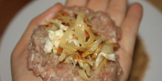 Рецепт мясных зраз с капустой и яйцом