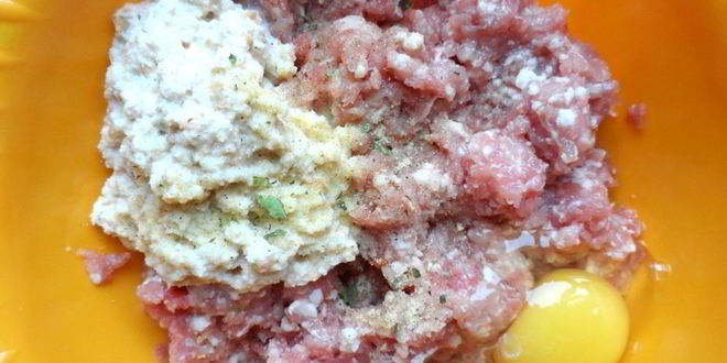 Рецепт мясных зраз с яйцом и луком