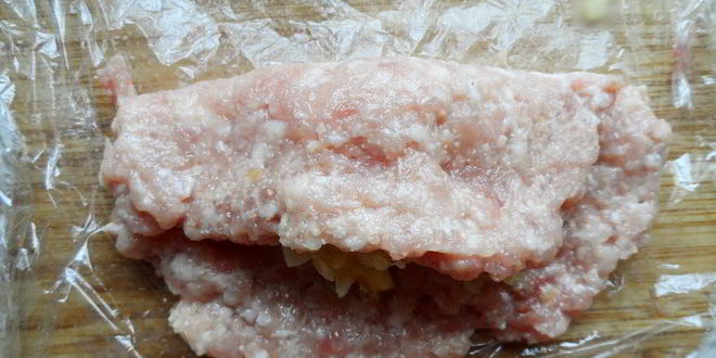 Рецепт мясных зраз с яйцом и луком