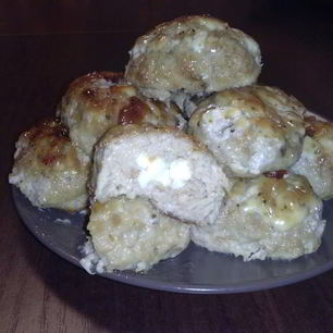 Рецепт Мясных зраз с яйцом и пряным соусом