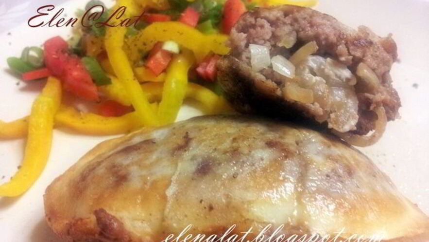 Рецепт зраз по особому с начинкой из жареного лука и брынзы