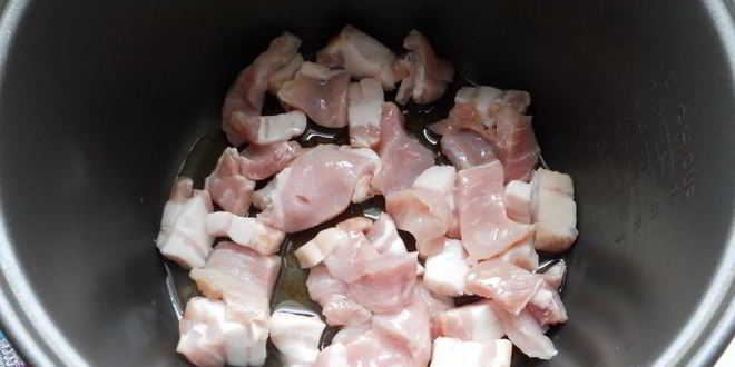 Рецепт гороховой каши со свининой в мультиварке