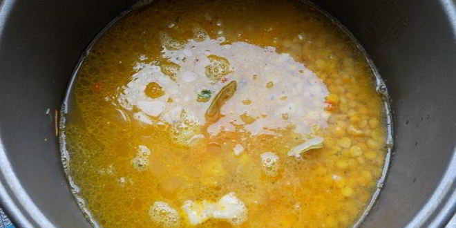 Рецепт гороховой каши со свининой в мультиварке