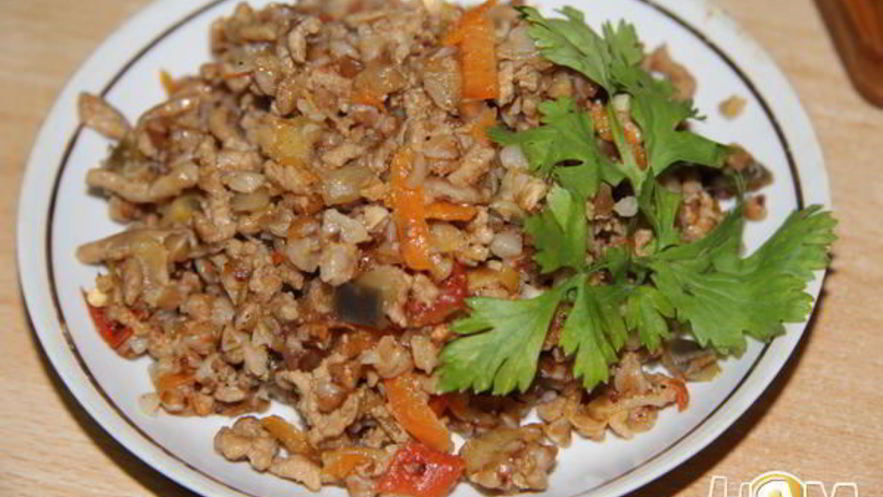 Рецепт гречки с мясным фаршем и овощами