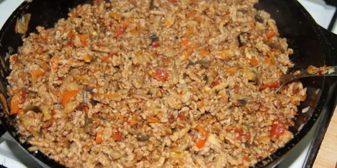 Рецепт гречки с мясным фаршем и овощами