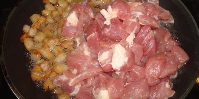 Рецепт гречки со свининой в махотке