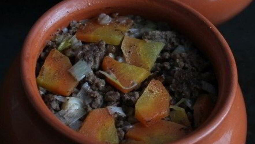 Рецепт гречневой каши с фаршем в горшочках