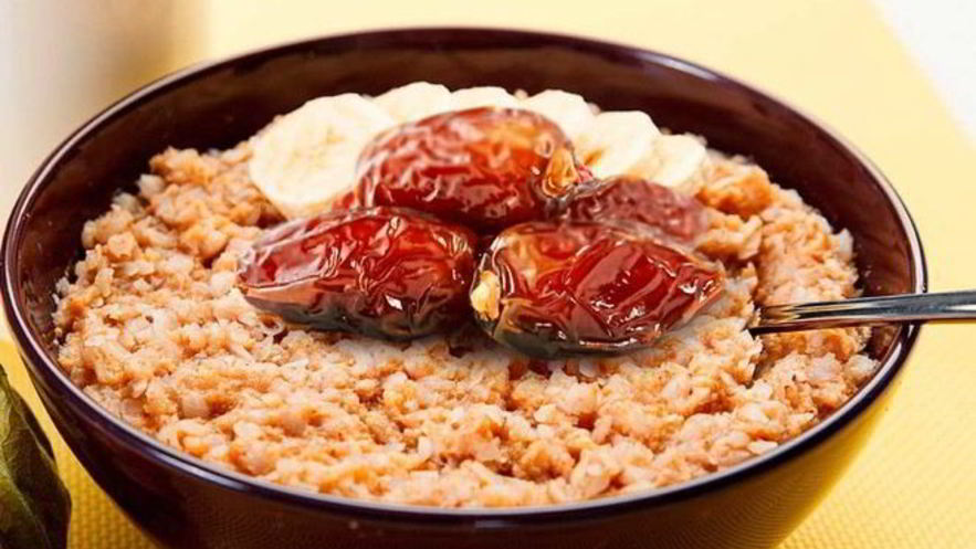 Рецепт гречневой каши с финиками и халвой